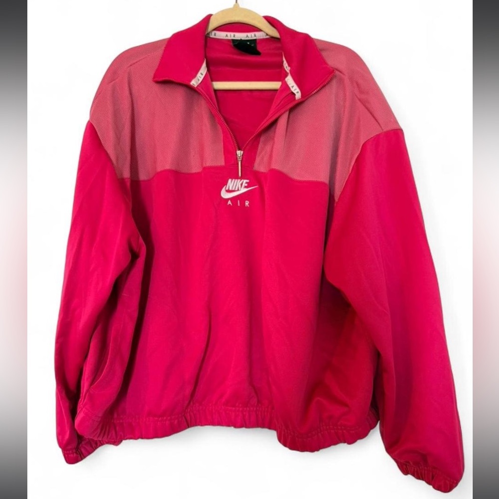 Nike Air 1/4-zip hot pink oversized pullover feat. a contrasting mesh overlay